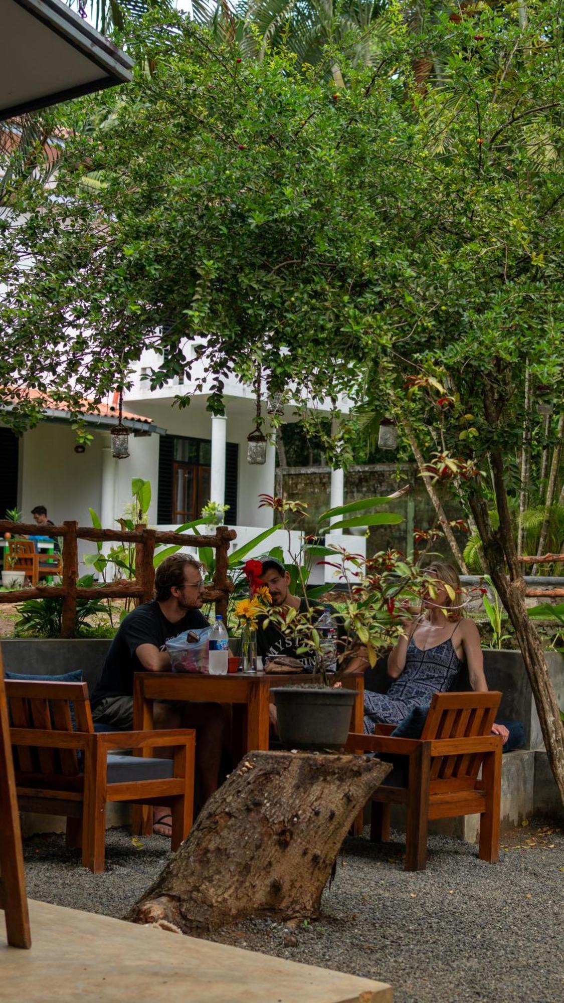 Surf N Spice - Hiriketiya Hotel Dickwella Exterior photo